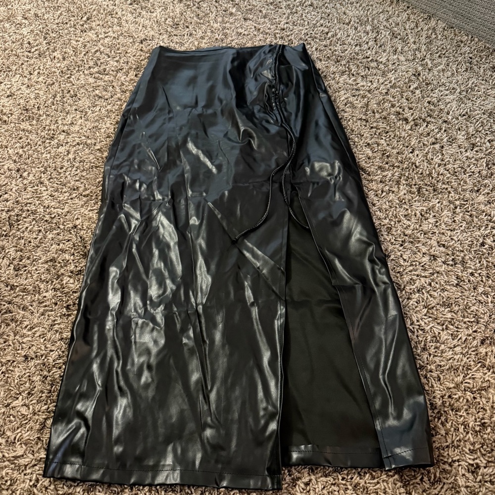 Elegant Black Women's faux leather Skirt